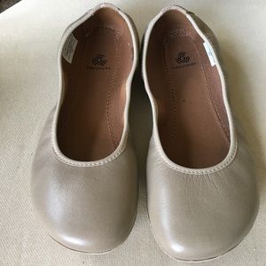 GROUNDIES Bella barefoot Ballerina flat